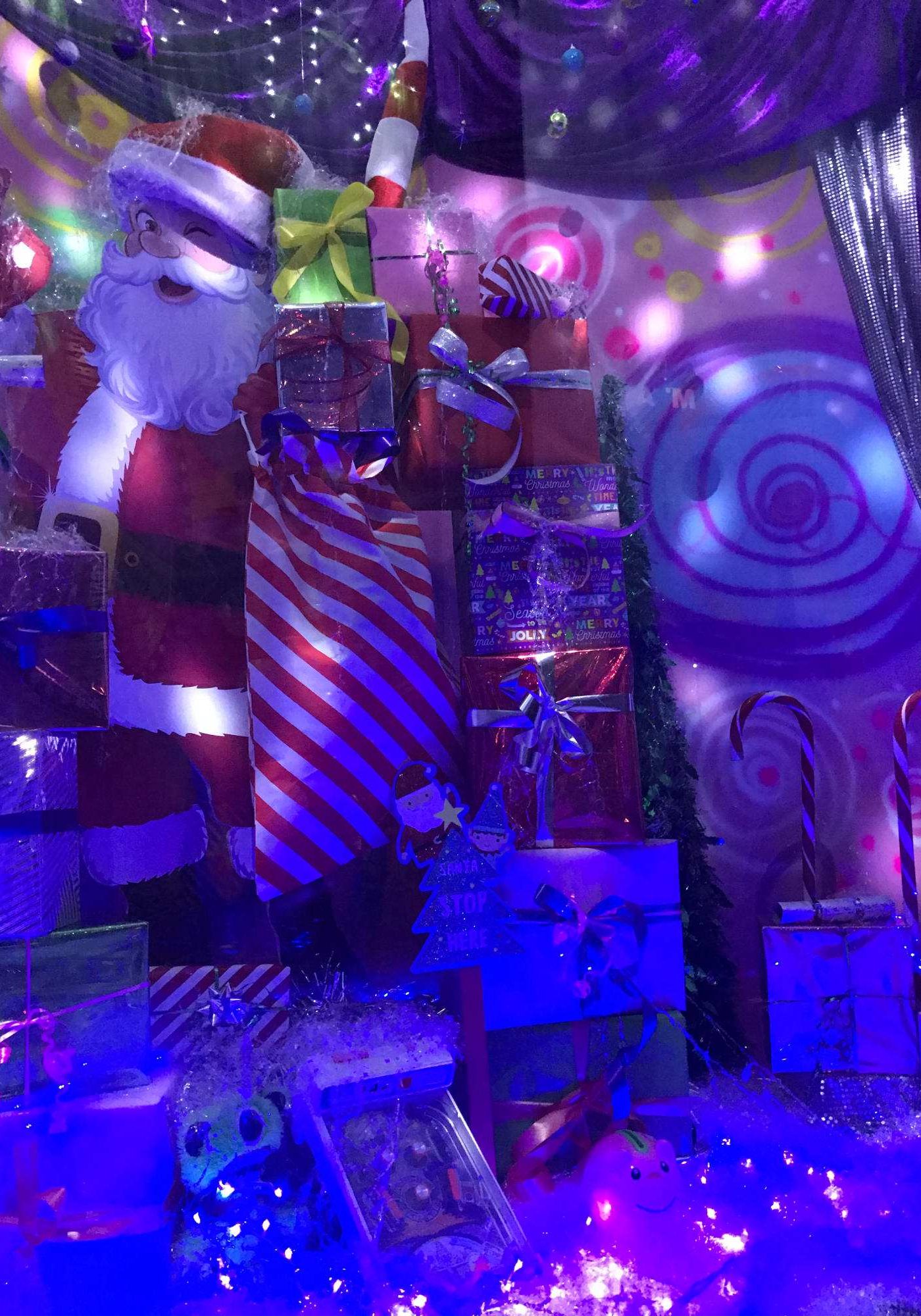 Christmas-window-4x1500 sioux tempestt logo